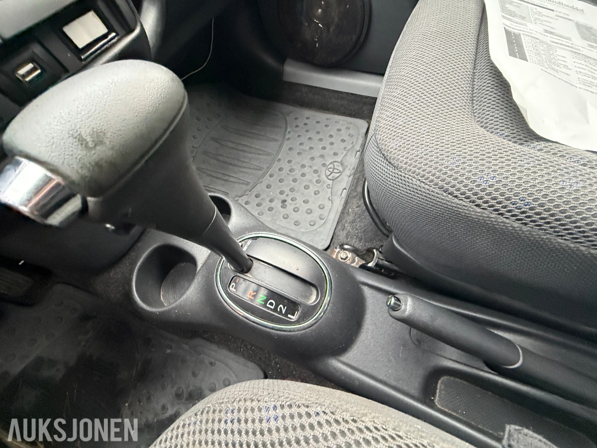 2005 Toyota YARIS VERSO 1.3-84 - 5 seter - servicehistorikk
