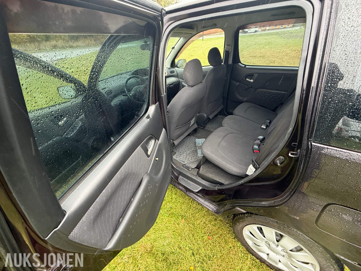 2005 Toyota YARIS VERSO 1.3-84 - 5 seter - servicehistorikk