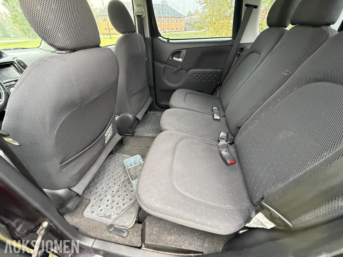 2005 Toyota YARIS VERSO 1.3-84 - 5 seter - servicehistorikk