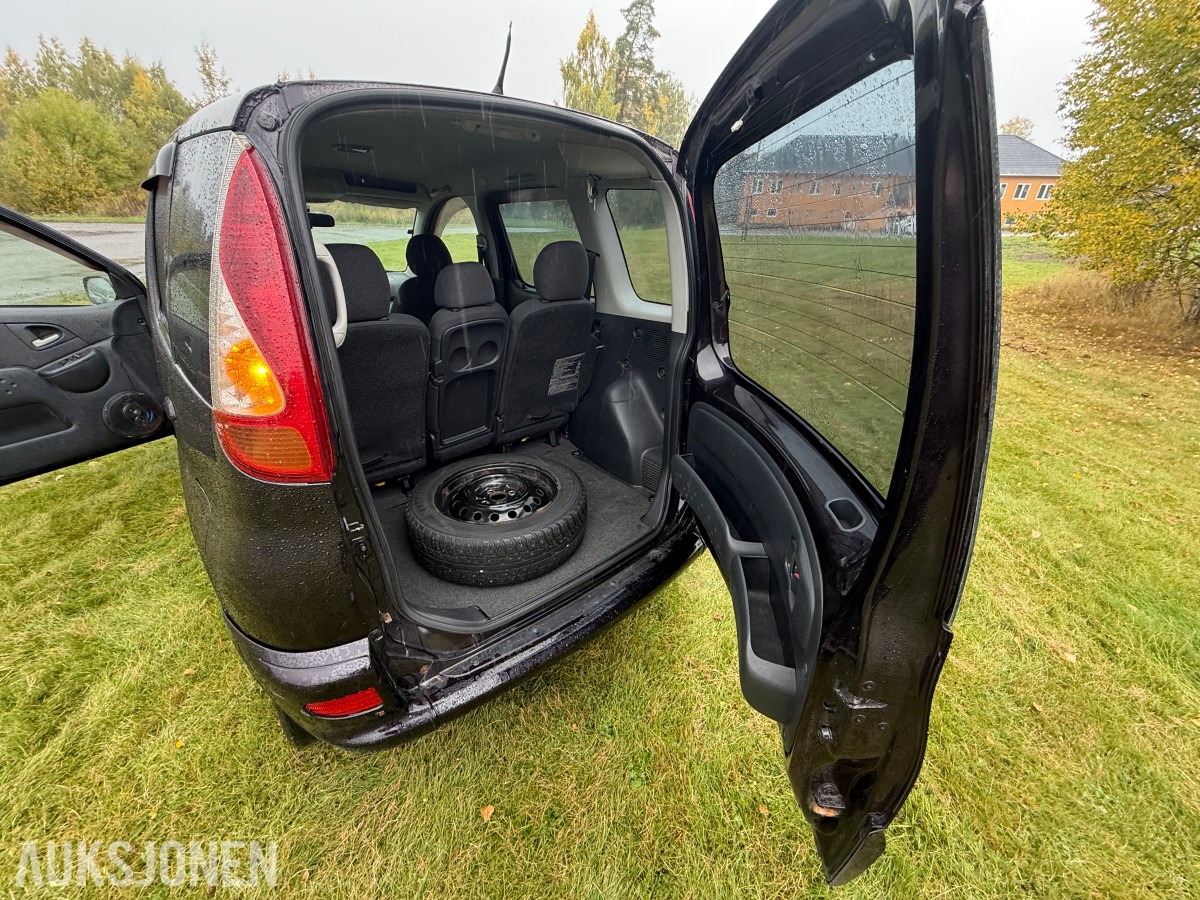 2005 Toyota YARIS VERSO 1.3-84 - 5 seter - servicehistorikk