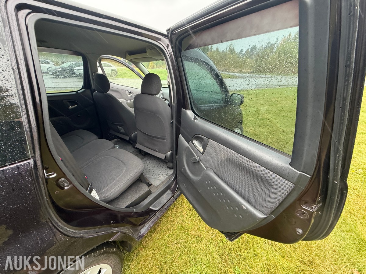 2005 Toyota YARIS VERSO 1.3-84 - 5 seter - servicehistorikk