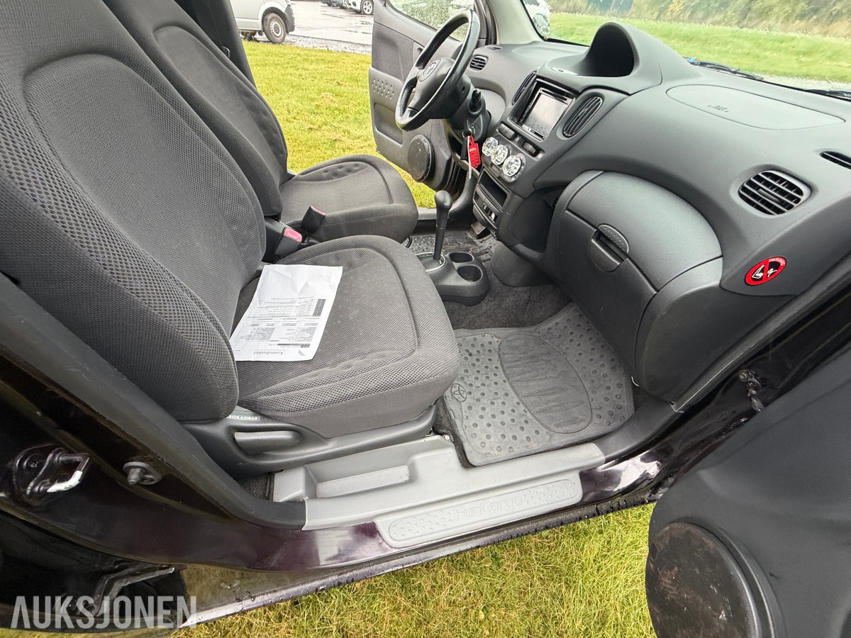 2005 Toyota YARIS VERSO 1.3-84 - 5 seter - servicehistorikk