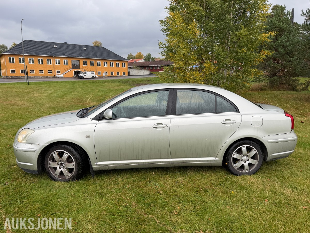 2003 Toyota AVENSIS 1.8-129 / Automat / EU-OK til 04.2027 /Servicehefte