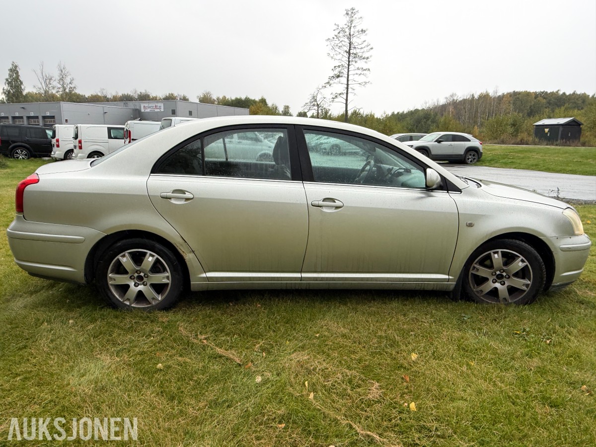2003 Toyota AVENSIS 1.8-129 / Automat / EU-OK til 04.2027 /Servicehefte