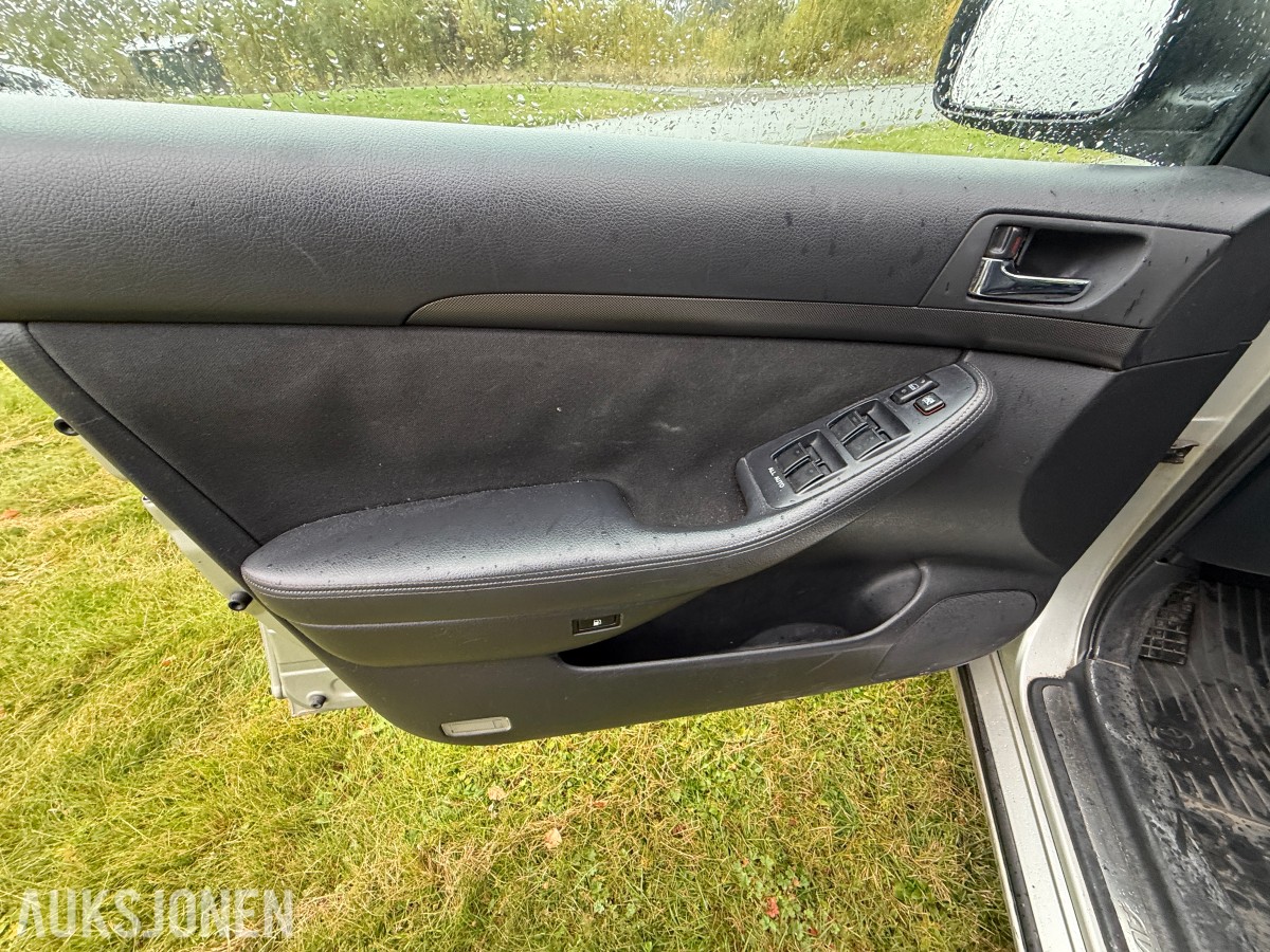 2003 Toyota AVENSIS 1.8-129 / Automat / EU-OK til 04.2027 /Servicehefte