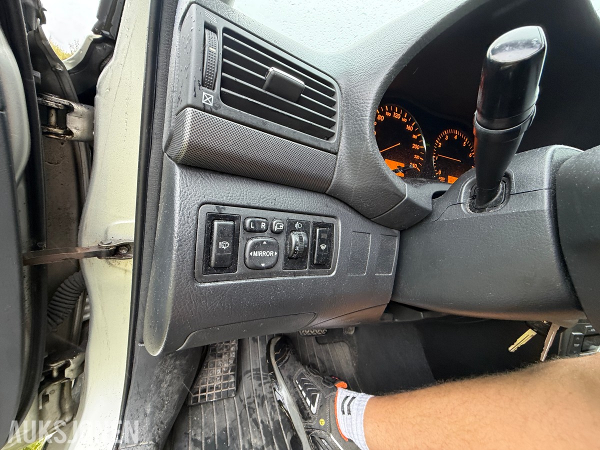 2003 Toyota AVENSIS 1.8-129 / Automat / EU-OK til 04.2027 /Servicehefte