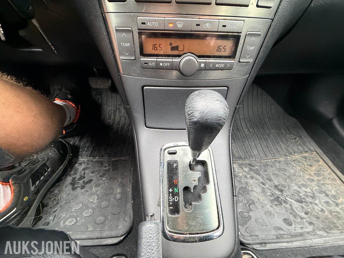 2003 Toyota AVENSIS 1.8-129 / Automat / EU-OK til 04.2027 /Servicehefte