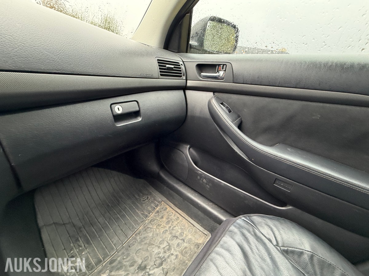 2003 Toyota AVENSIS 1.8-129 / Automat / EU-OK til 04.2027 /Servicehefte