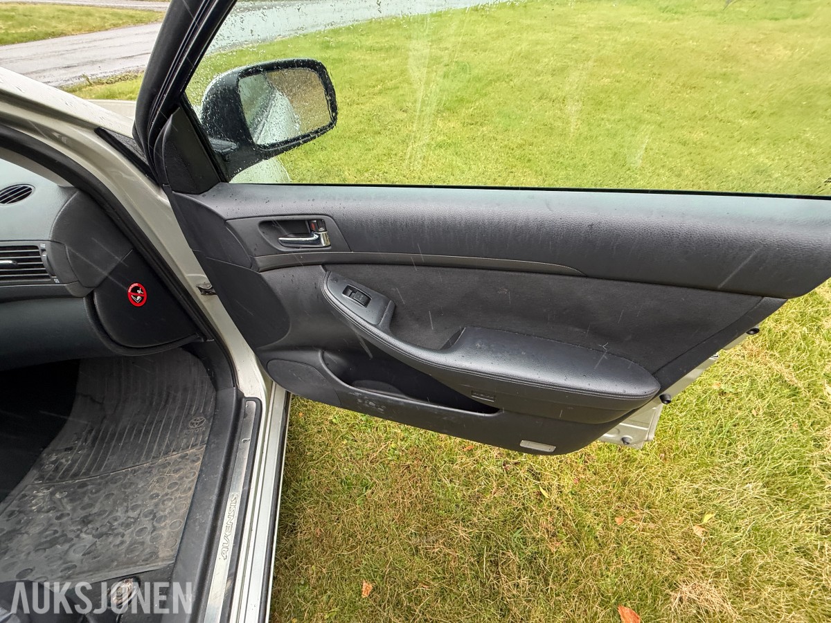 2003 Toyota AVENSIS 1.8-129 / Automat / EU-OK til 04.2027 /Servicehefte