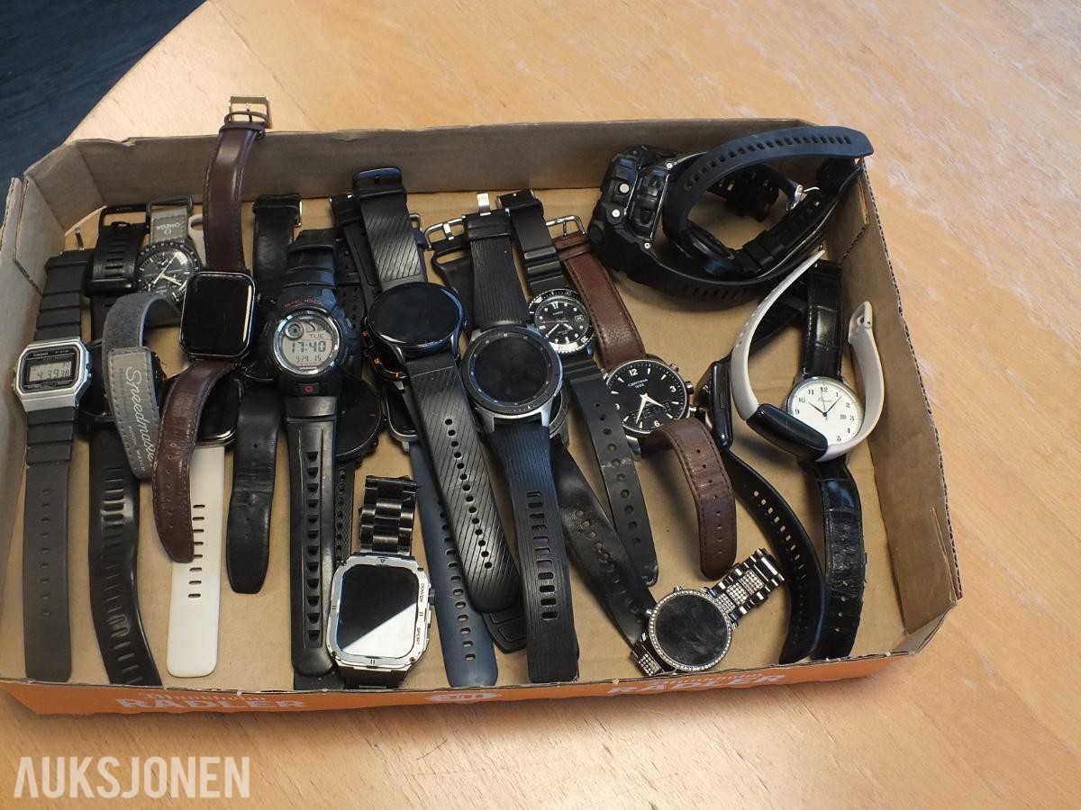 2015 parti med  Div. klokker - ingen minstepris