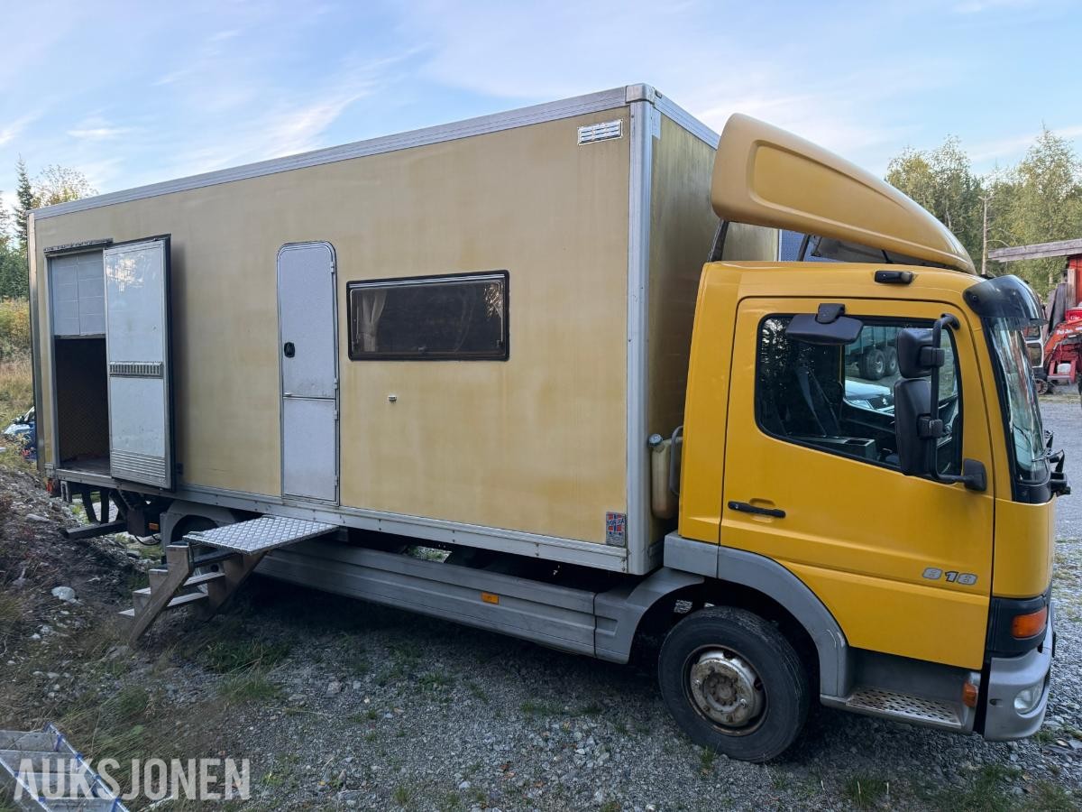 2004 Mercedes-Benz 818/42AT Bobil, innredet skapbil