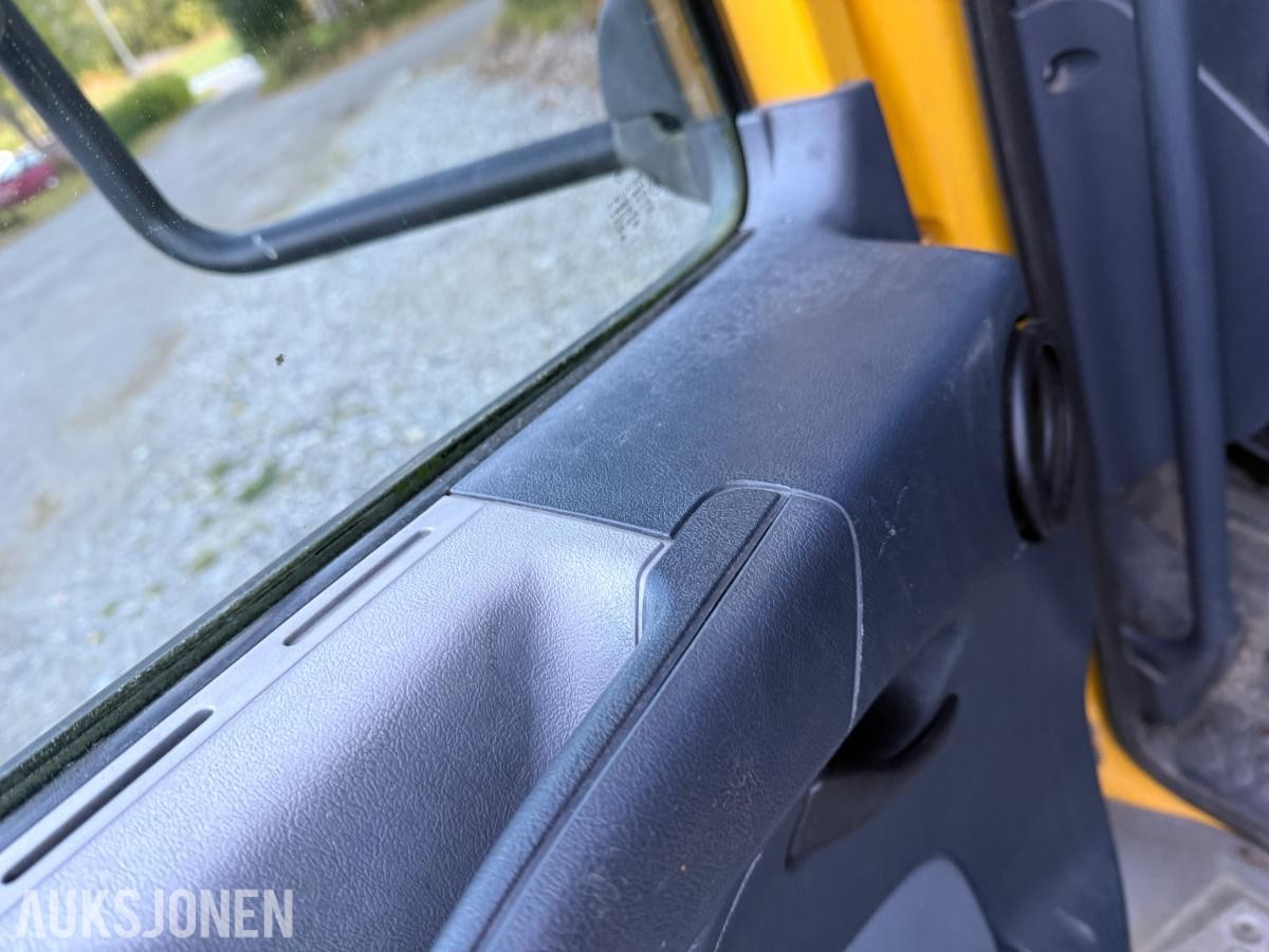 2004 Mercedes-Benz 818/42AT Bobil, innredet skapbil