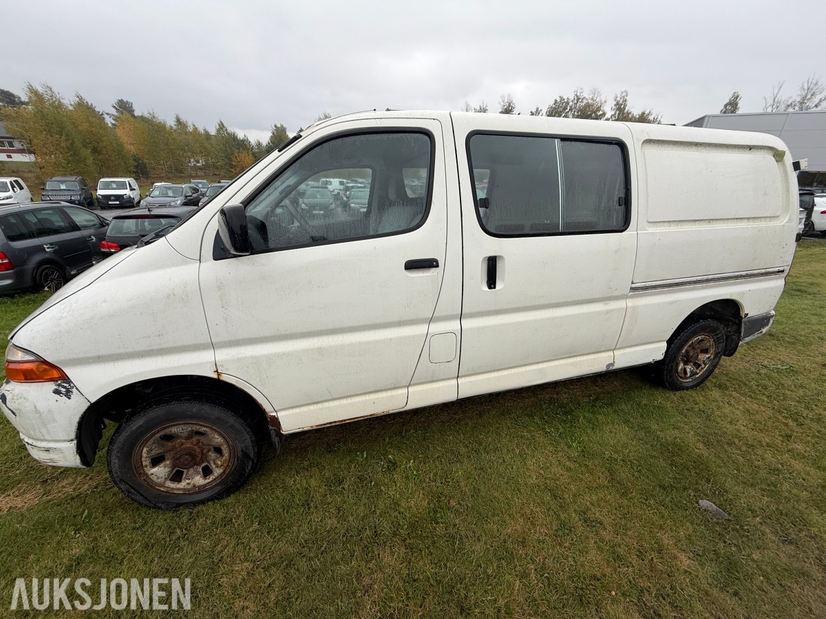 2004 Toyota HIACE 2.5-102 D 4WD / H.feste