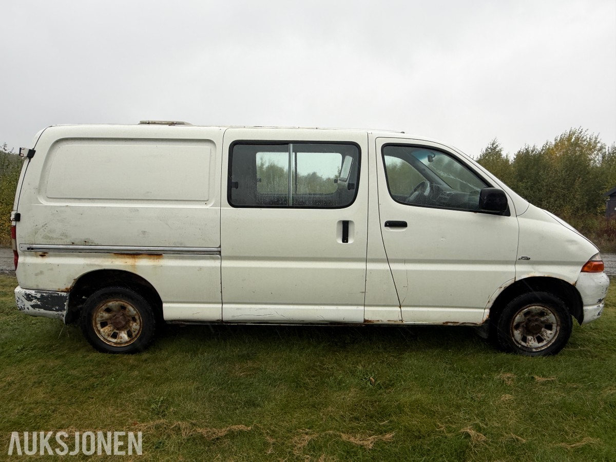 2004 Toyota HIACE 2.5-102 D 4WD / H.feste