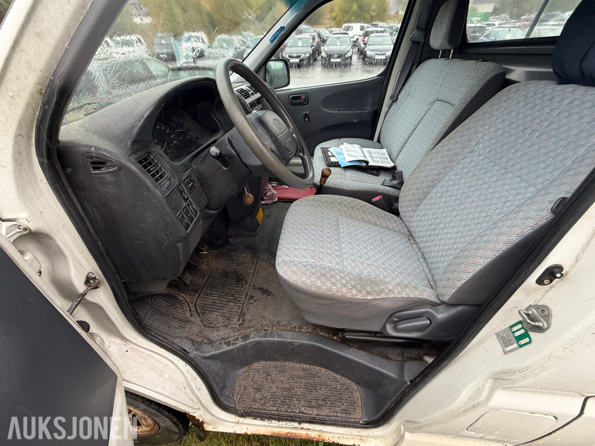 2004 Toyota HIACE 2.5-102 D 4WD / H.feste