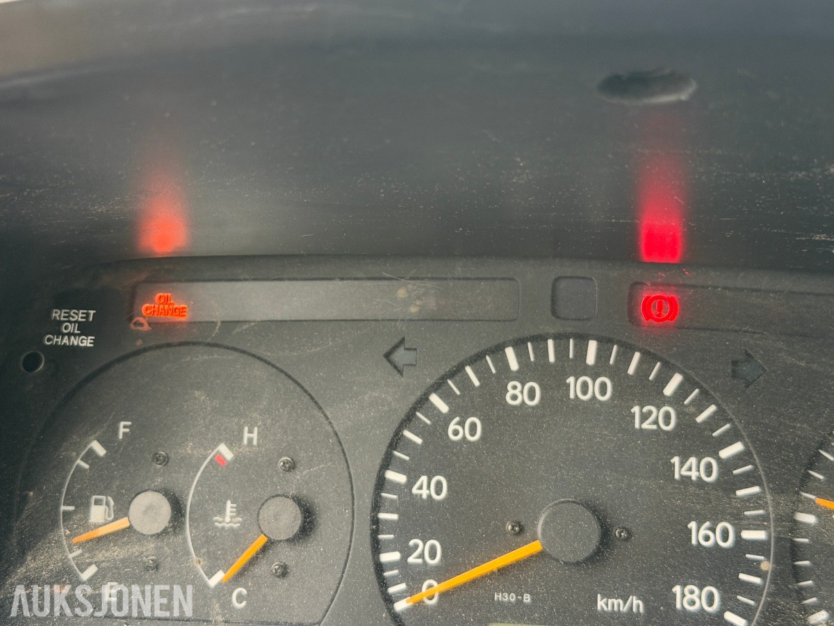 2004 Toyota HIACE 2.5-102 D 4WD / H.feste
