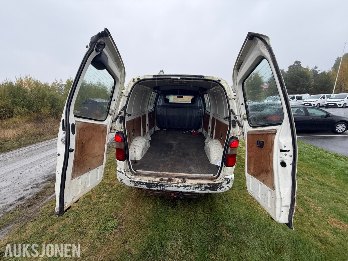 2004 Toyota HIACE 2.5-102 D 4WD / H.feste