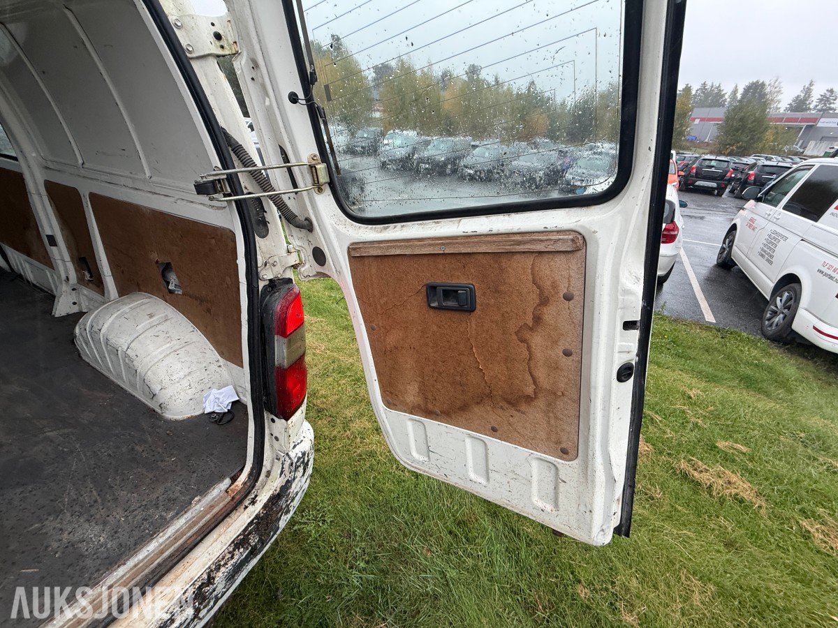 2004 Toyota HIACE 2.5-102 D 4WD / H.feste