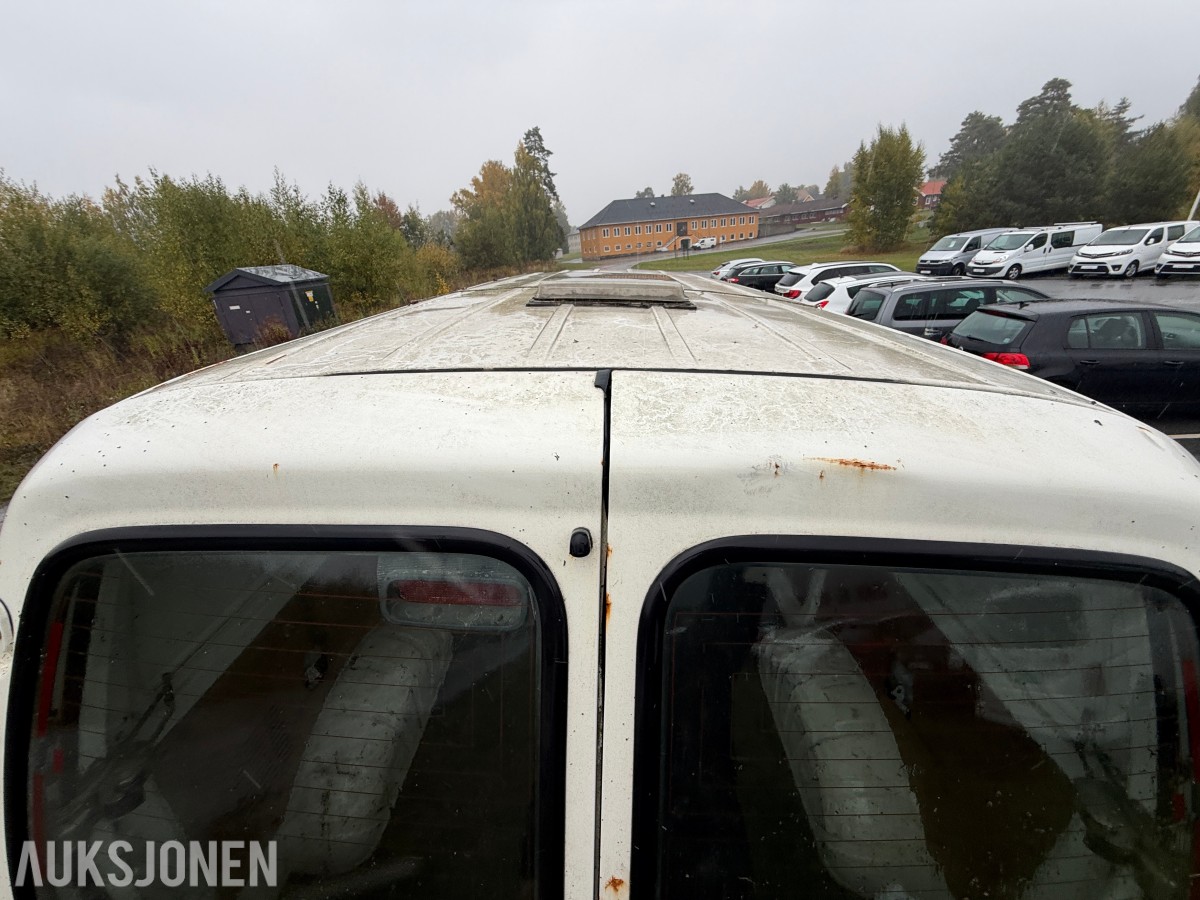 2004 Toyota HIACE 2.5-102 D 4WD / H.feste