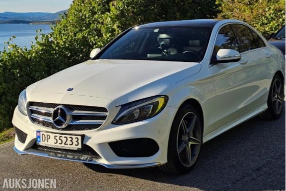 2014 Mercedes-Benz C200 AMG Line – 2.0L 184 hk night package panoramatak burmester lav km 129400km