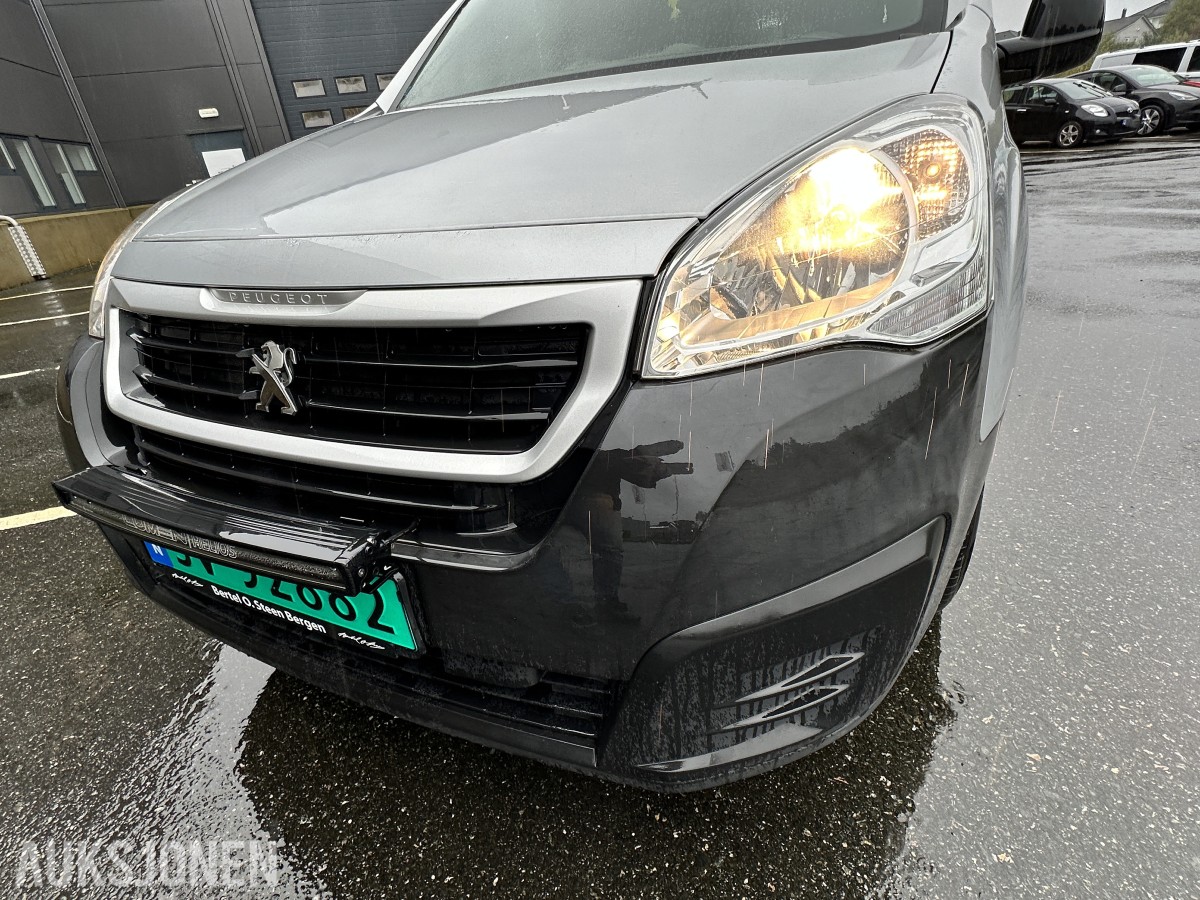 2018 Peugeot PARTNER 1.6-99 D | Hengerfeste | Innredning - Rep objekt, 175808km