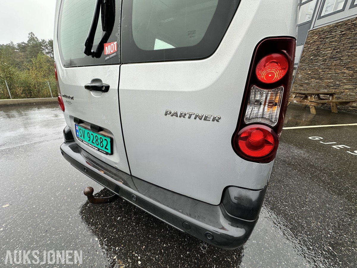 2018 Peugeot PARTNER 1.6-99 D | Hengerfeste | Innredning - Rep objekt, 175808km