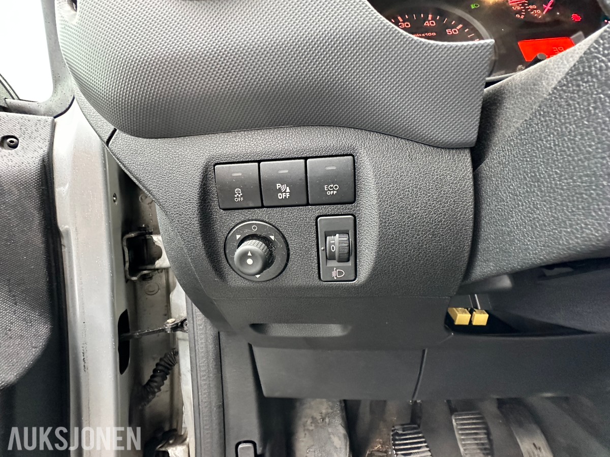 2018 Peugeot PARTNER 1.6-99 D | Hengerfeste | Innredning - Rep objekt, 175808km