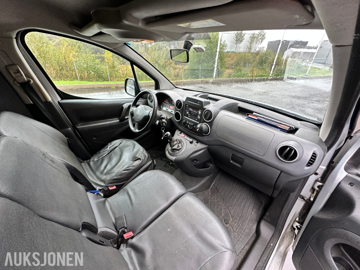 2018 Peugeot PARTNER 1.6-99 D | Hengerfeste | Innredning - Rep objekt, 175808km