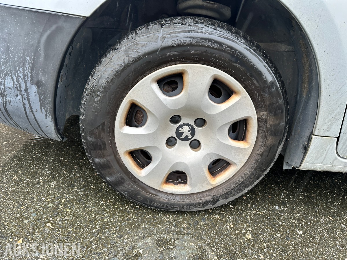 2018 Peugeot PARTNER 1.6-99 D | Hengerfeste | Innredning - Rep objekt, 175808km