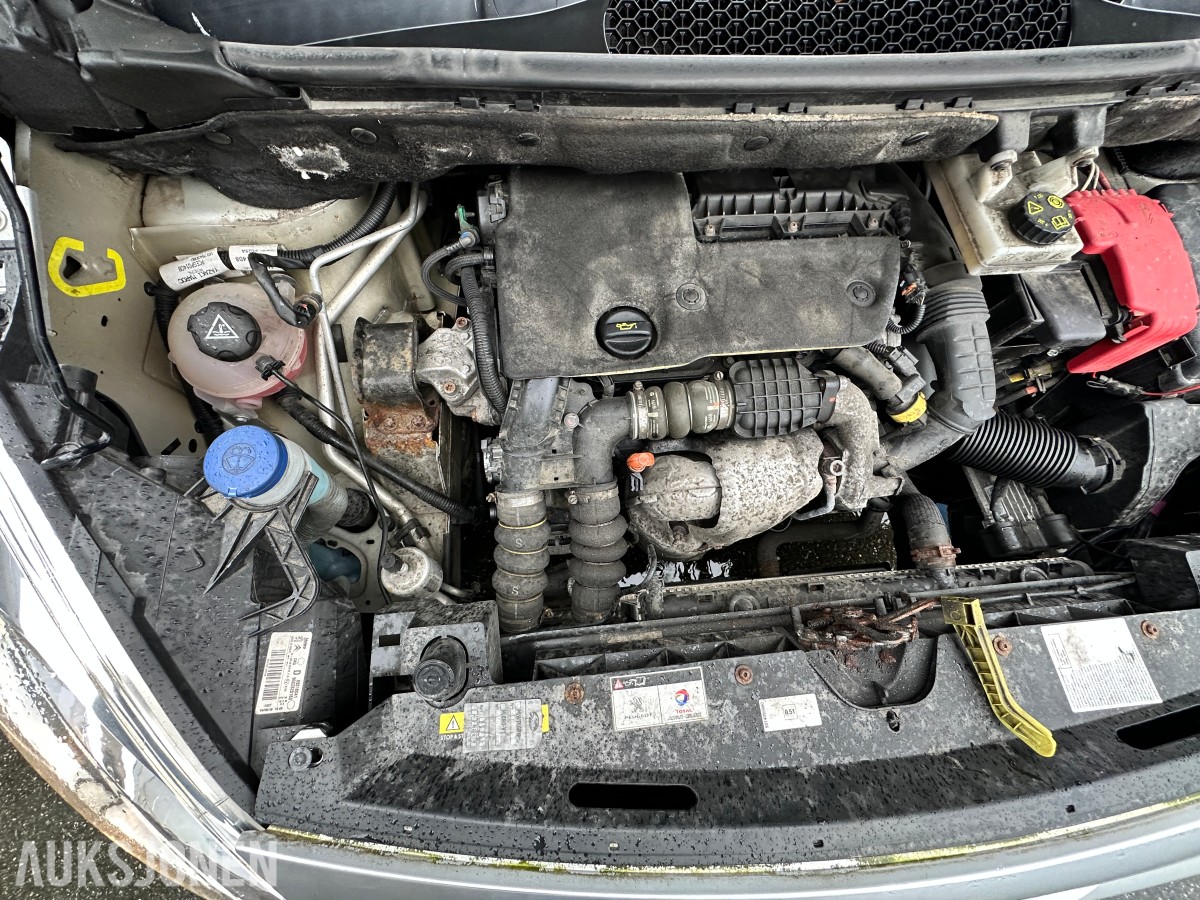 2018 Peugeot PARTNER 1.6-99 D | Hengerfeste | Innredning - Rep objekt, 175808km