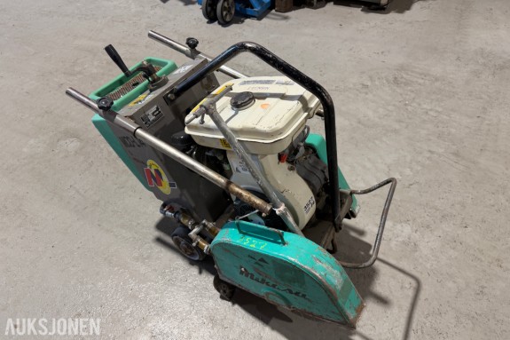2006 Mikasa MCD-L14 kappmaskin - Robin EH25 bensinmotor på 251 cm³ - 4,7 kW og 6,4 hk - 76 kg