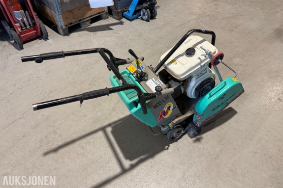 Mikasa MCD-L14 kappmaskin - Subaru EH25 bensinmotor på 251 cm³ - 5,9 kW - 100 kg 