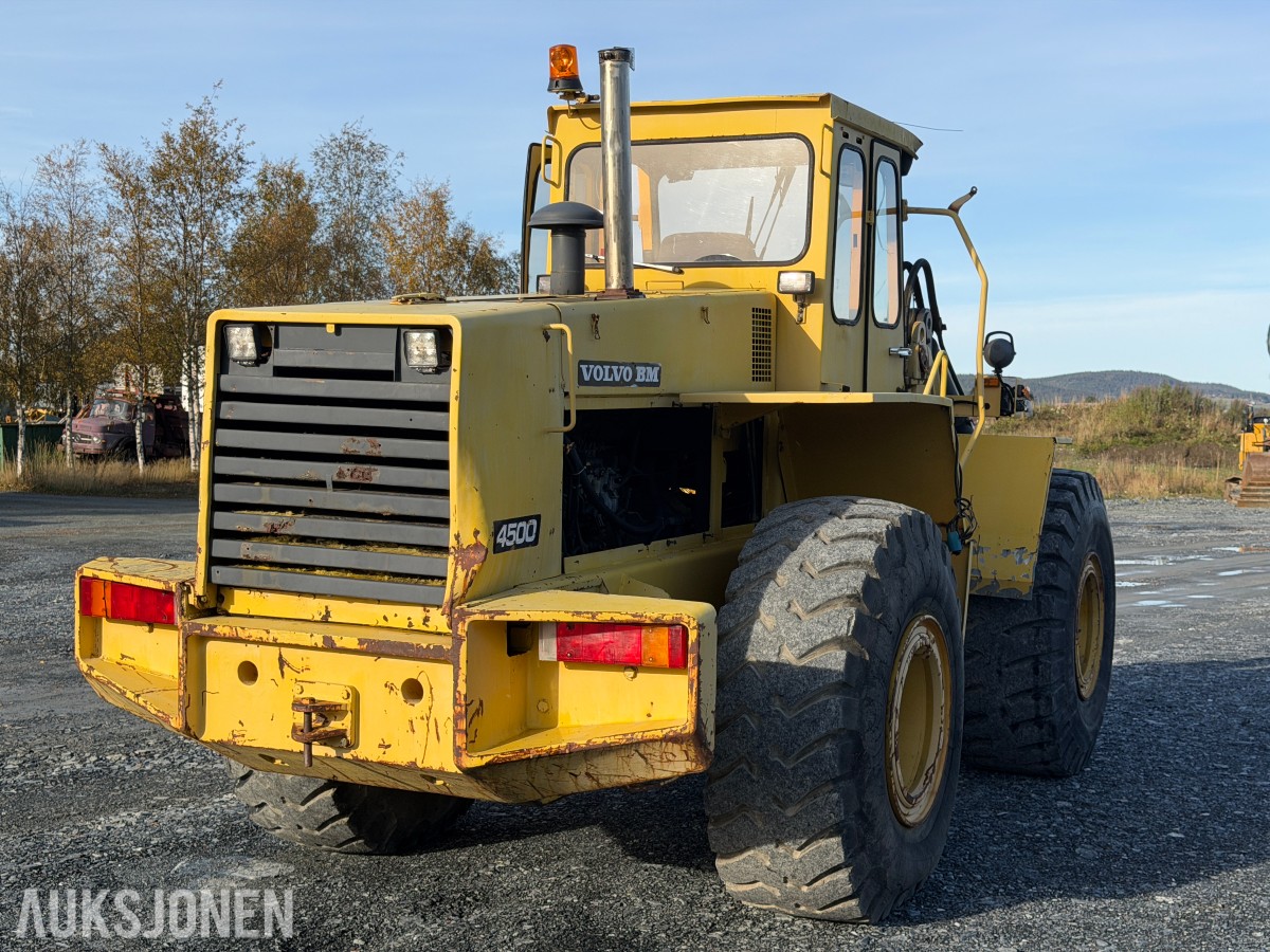 1985 Volvo BM 4500 hjullaster – veteranmaskin