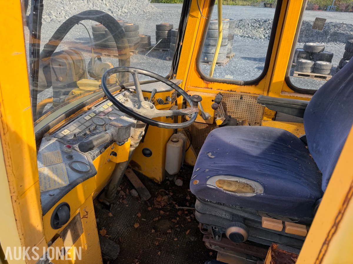 1985 Volvo BM 4500 hjullaster – veteranmaskin