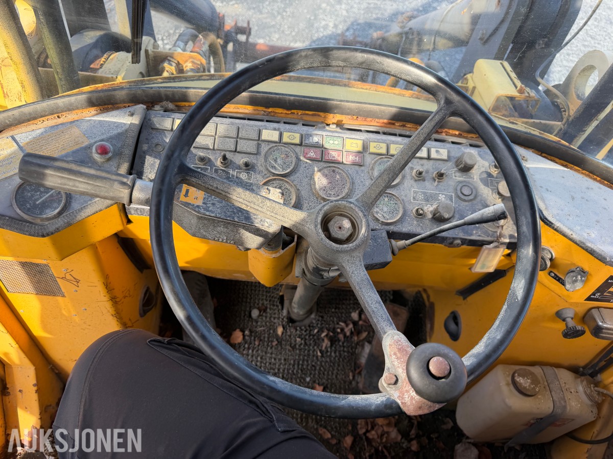 1985 Volvo BM 4500 hjullaster – veteranmaskin