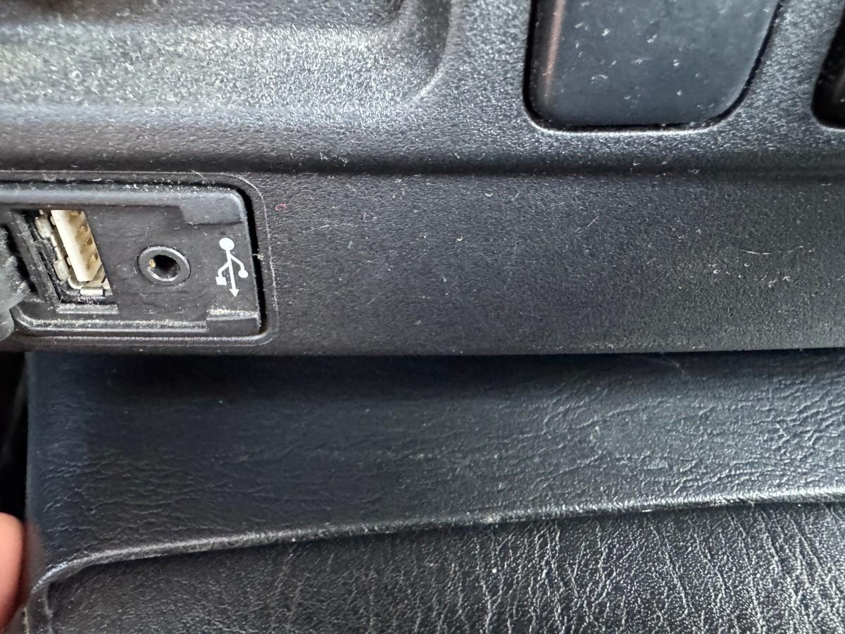 2014 Toyota HILUX 2.5-144 DIESEL 4X4 HARDTOP HENGERFESTE