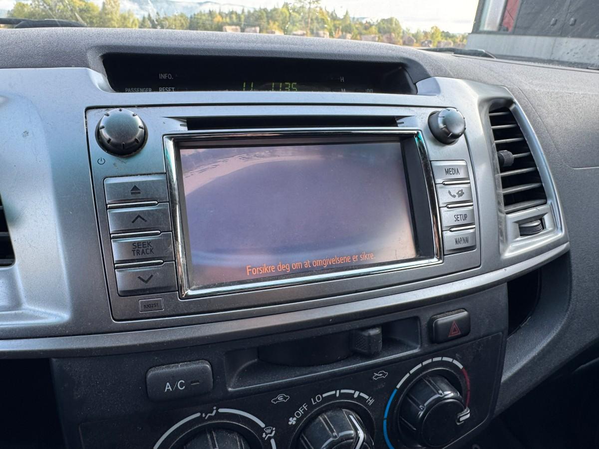 2014 Toyota HILUX 2.5-144 DIESEL 4X4 HARDTOP HENGERFESTE