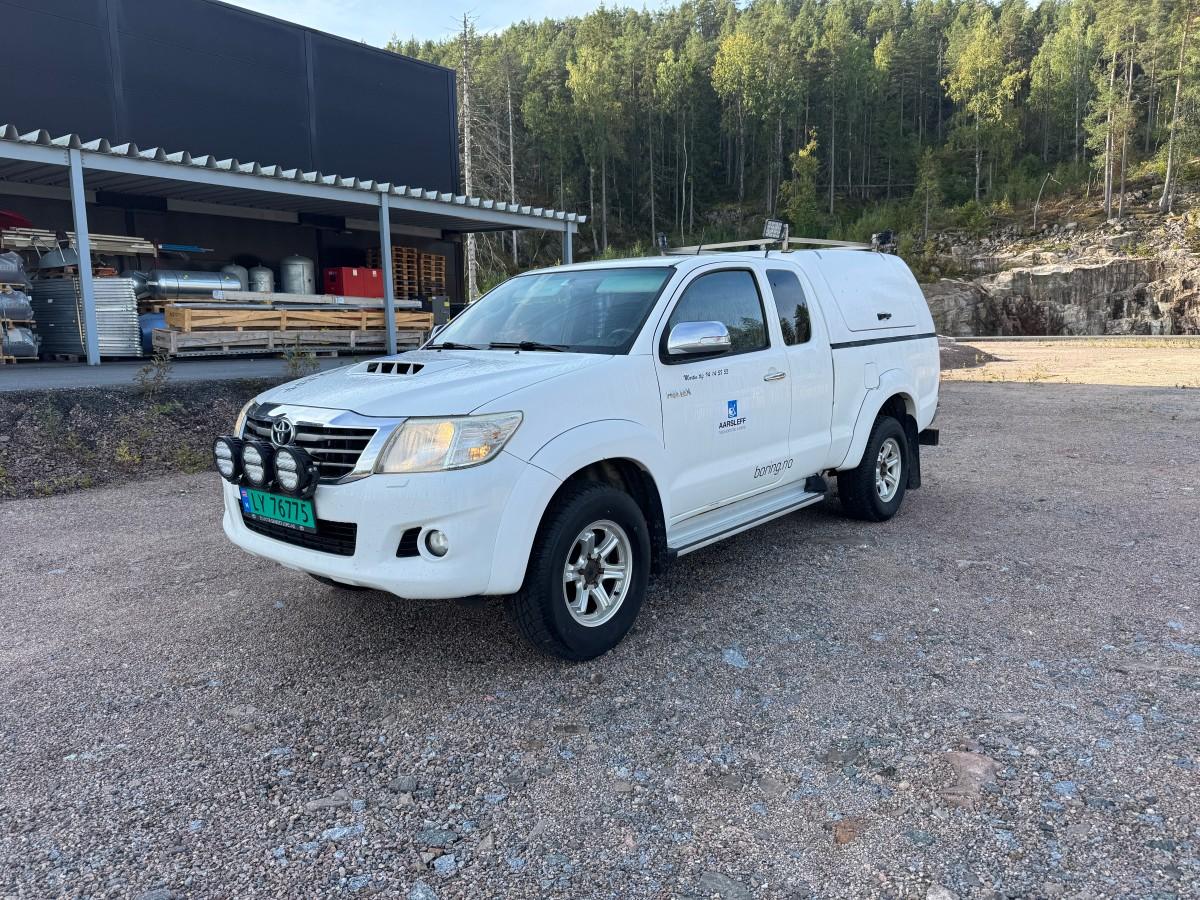 2014 Toyota HILUX 2.5-144 DIESEL 4X4 HARDTOP HENGERFESTE