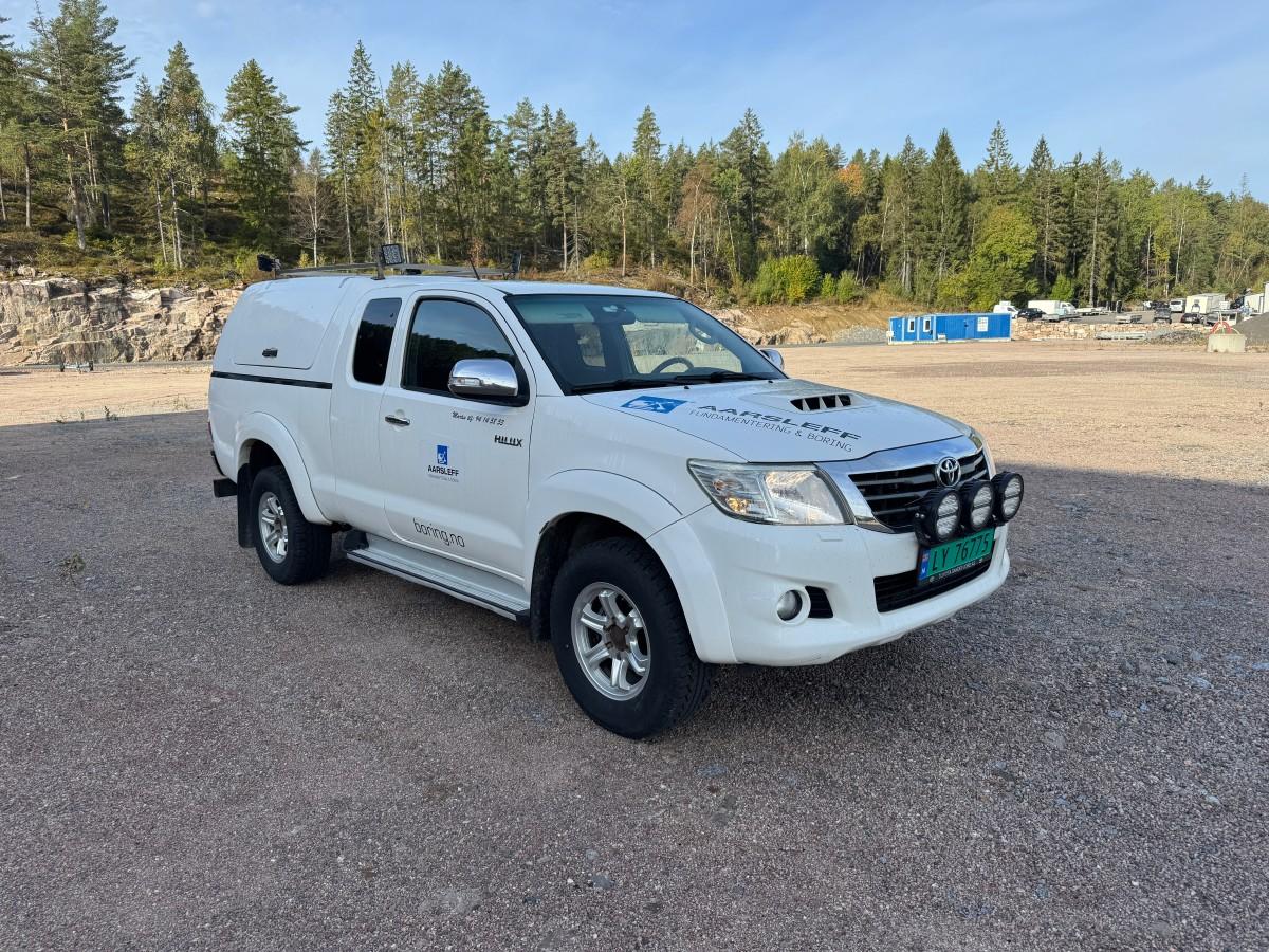 2014 Toyota HILUX 2.5-144 DIESEL 4X4 HARDTOP HENGERFESTE