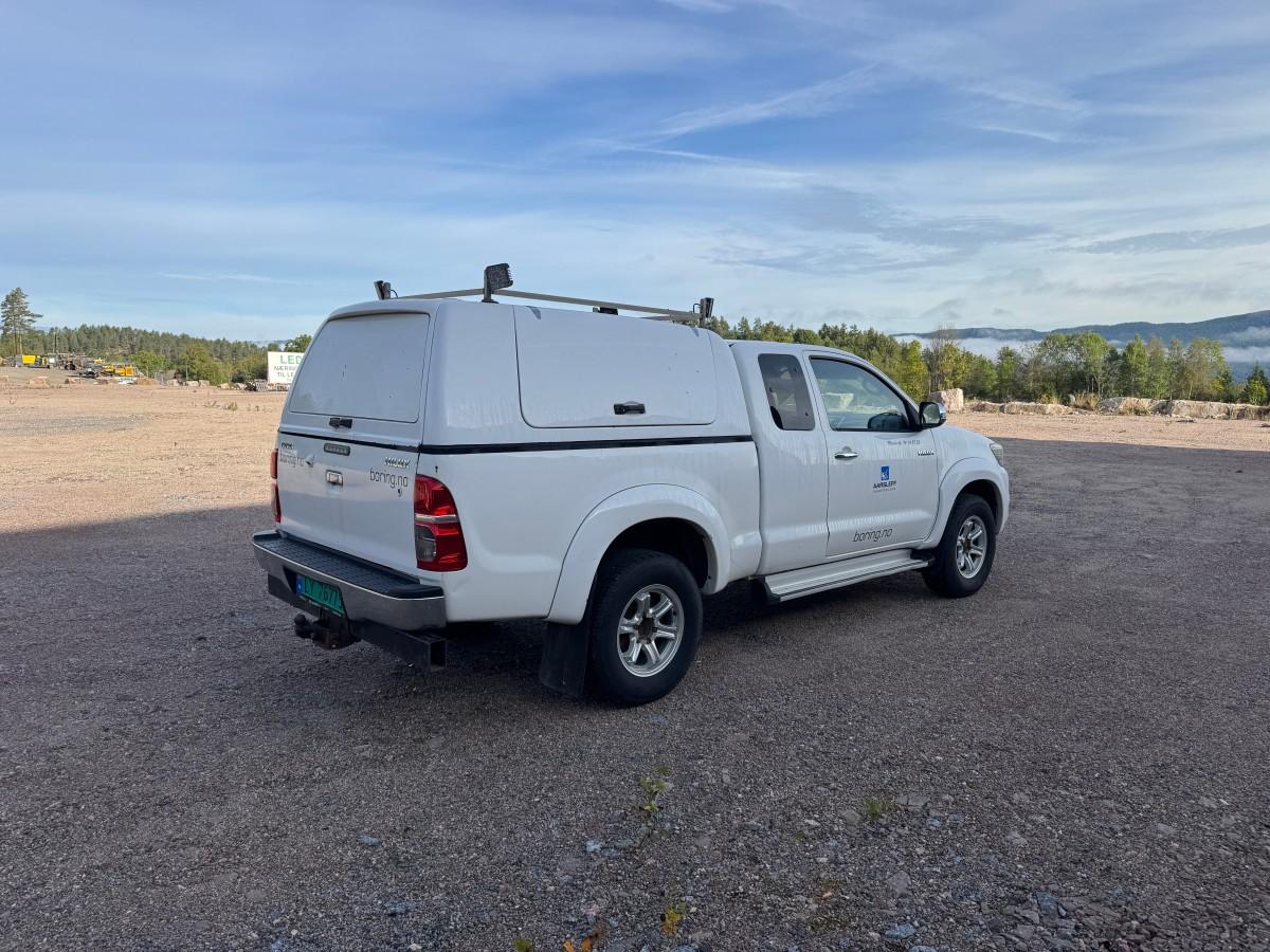 2014 Toyota HILUX 2.5-144 DIESEL 4X4 HARDTOP HENGERFESTE