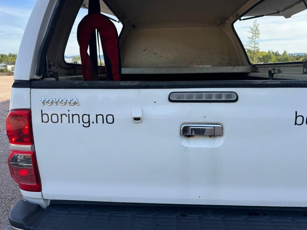 2014 Toyota HILUX 2.5-144 DIESEL 4X4 HARDTOP HENGERFESTE