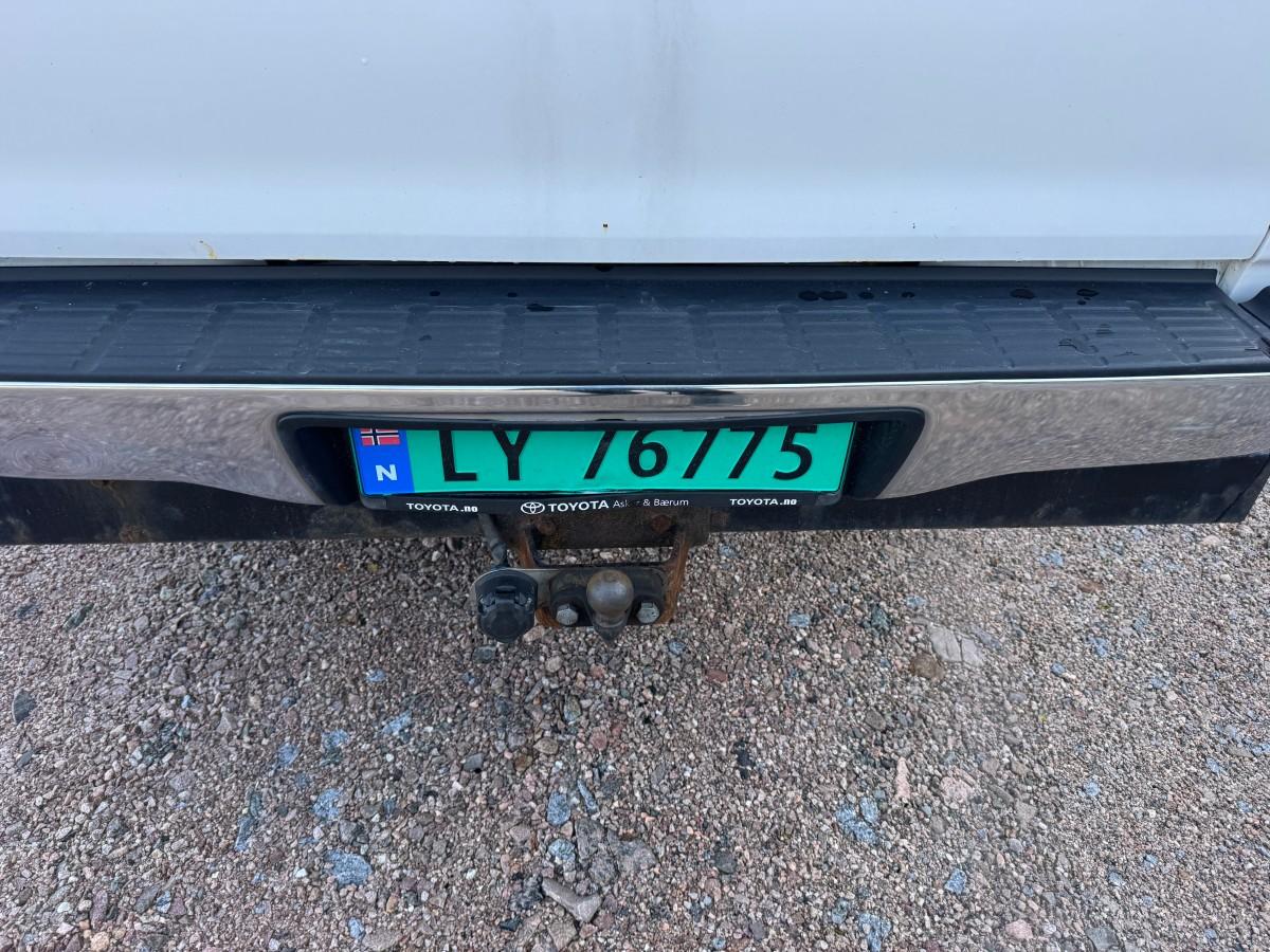 2014 Toyota HILUX 2.5-144 DIESEL 4X4 HARDTOP HENGERFESTE