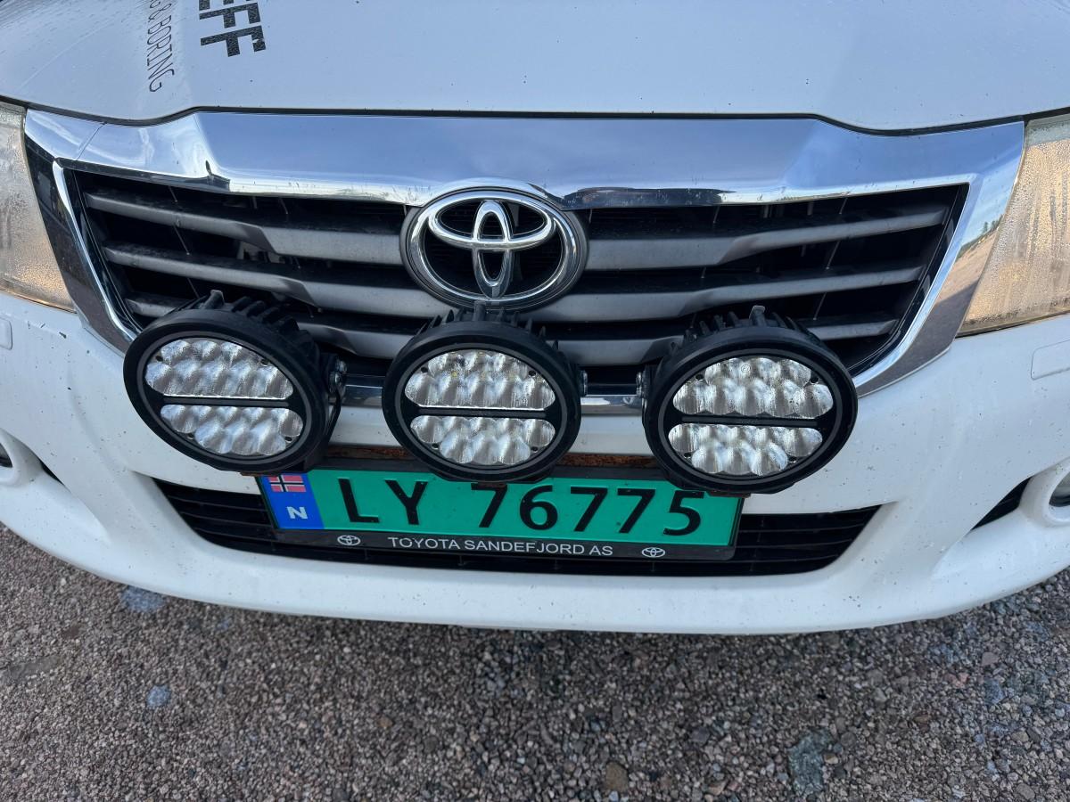 2014 Toyota HILUX 2.5-144 DIESEL 4X4 HARDTOP HENGERFESTE