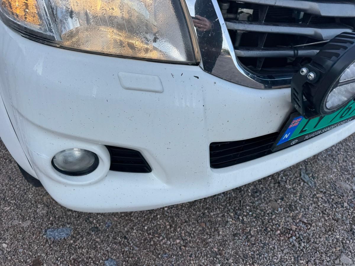 2014 Toyota HILUX 2.5-144 DIESEL 4X4 HARDTOP HENGERFESTE