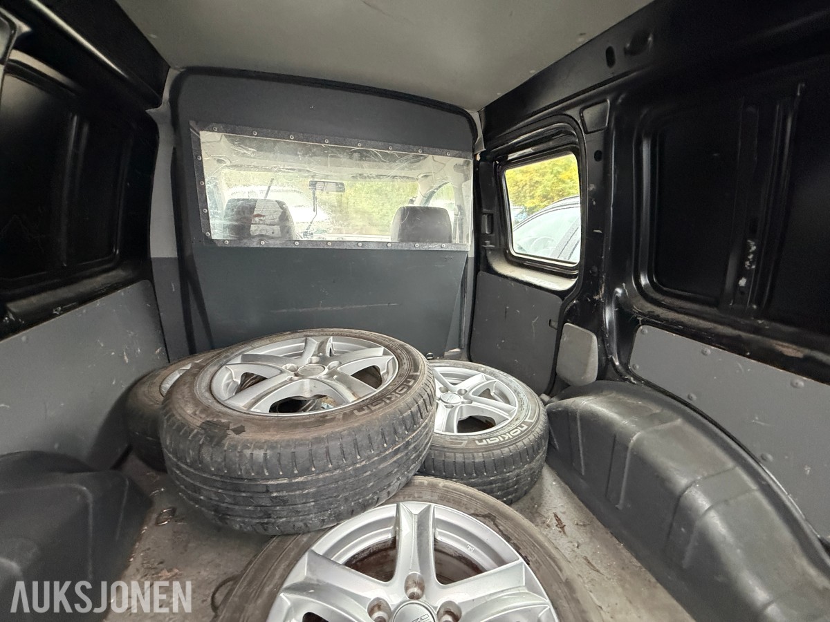 2010 Volkswagen CADDY 1.9-105 D 4MOTION / H.feste / S+V