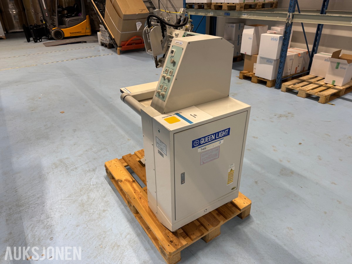 2015 QUEEN LIGHT LWU-3015-4B ULTRALYDSSVEISMASKIN