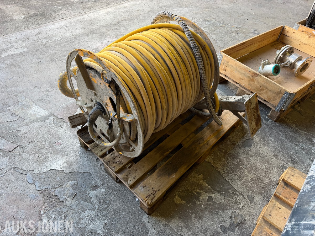 HYDRAULISK KABELTROMMEL MED 120 M KABEL OG CAVOTEC SLEPERINGER 3x35q + 3x6PE.
