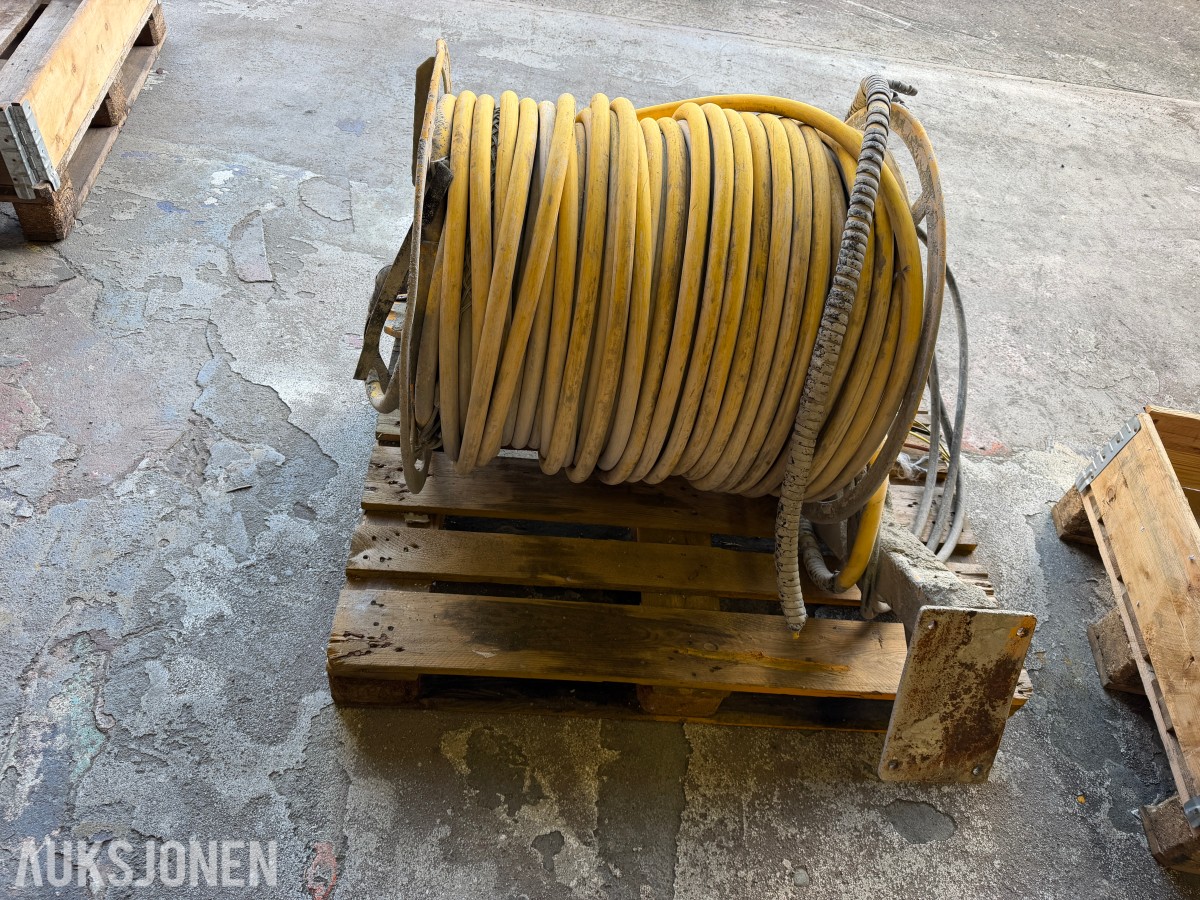 HYDRAULISK KABELTROMMEL MED 120 M KABEL OG CAVOTEC SLEPERINGER 3x35q + 3x6PE.