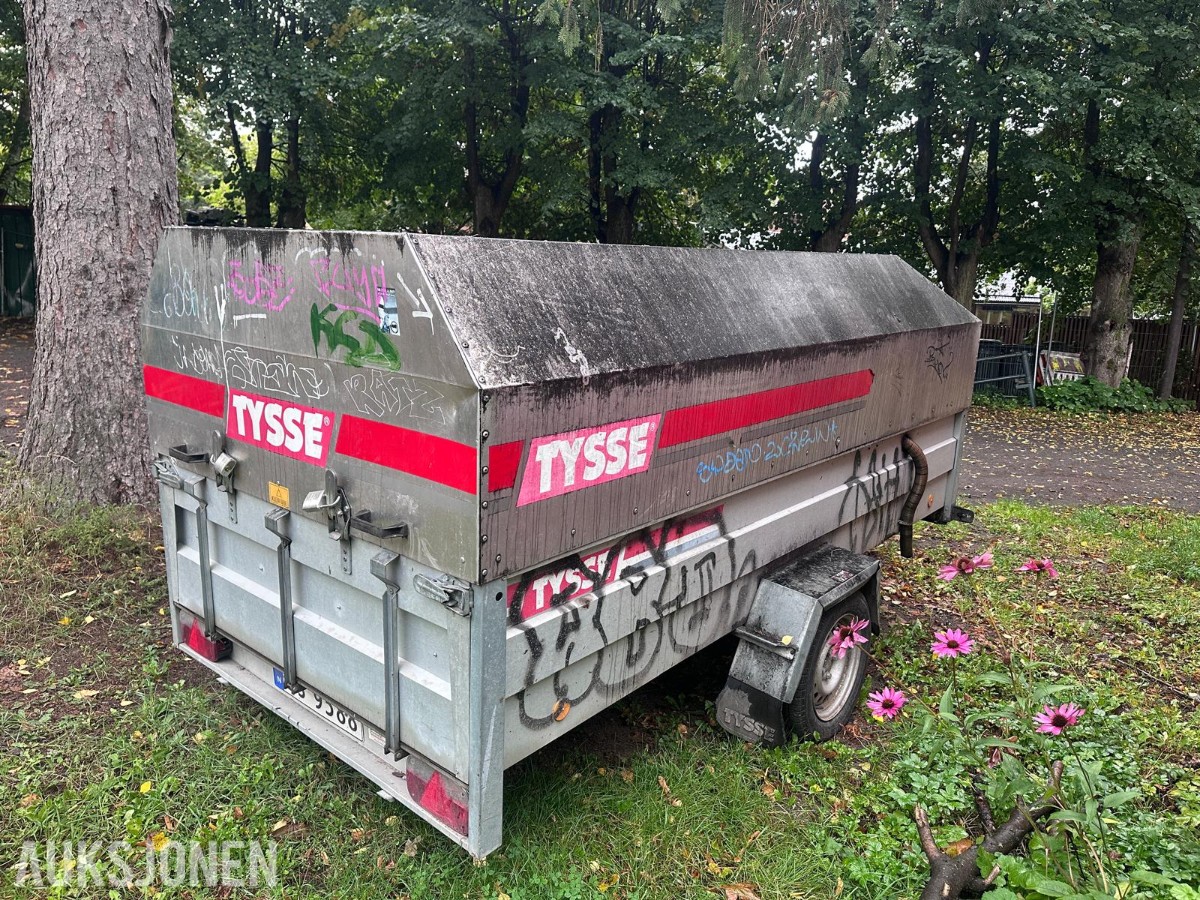 2007 Tysse tilhenger med overbygg, Foma høytrykksspyler og SDMO aggregat