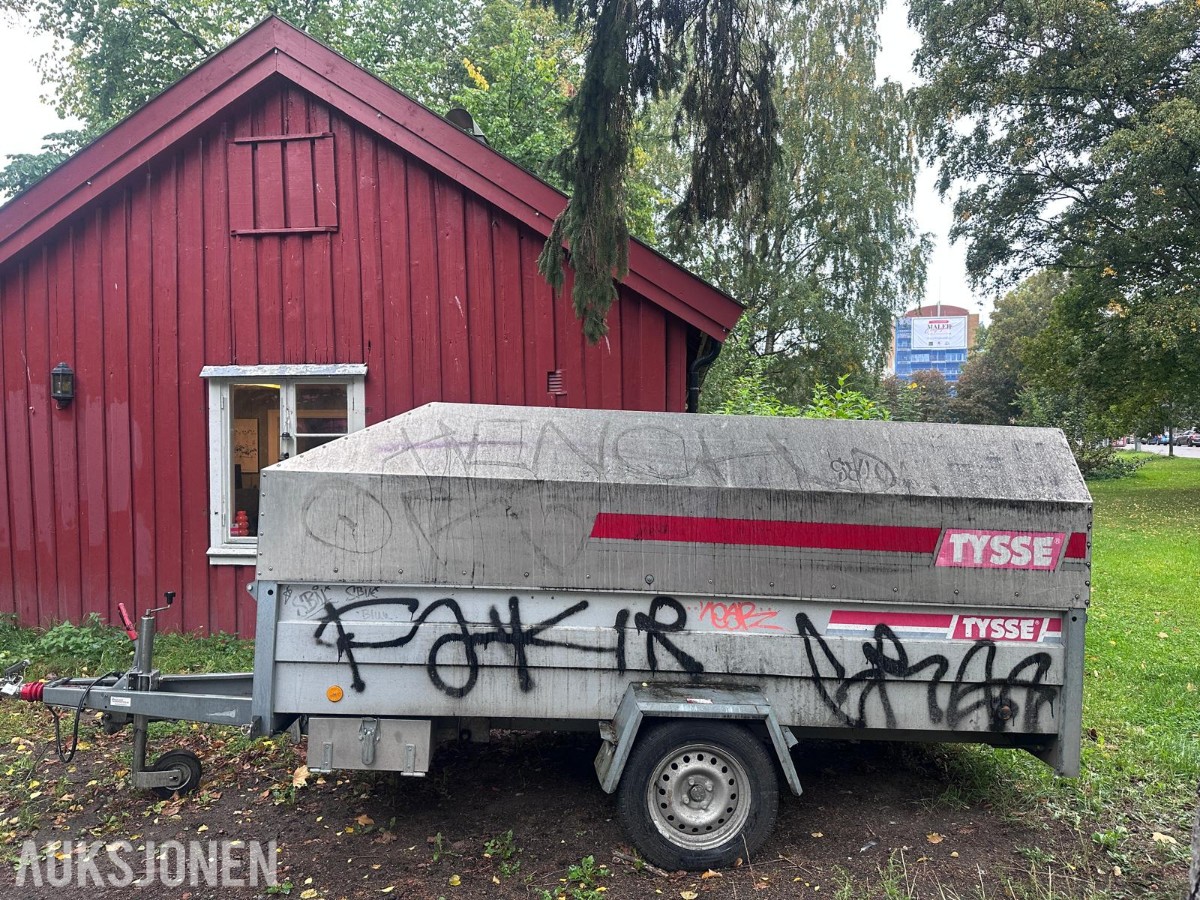 2007 Tysse tilhenger med overbygg, Foma høytrykksspyler og SDMO aggregat